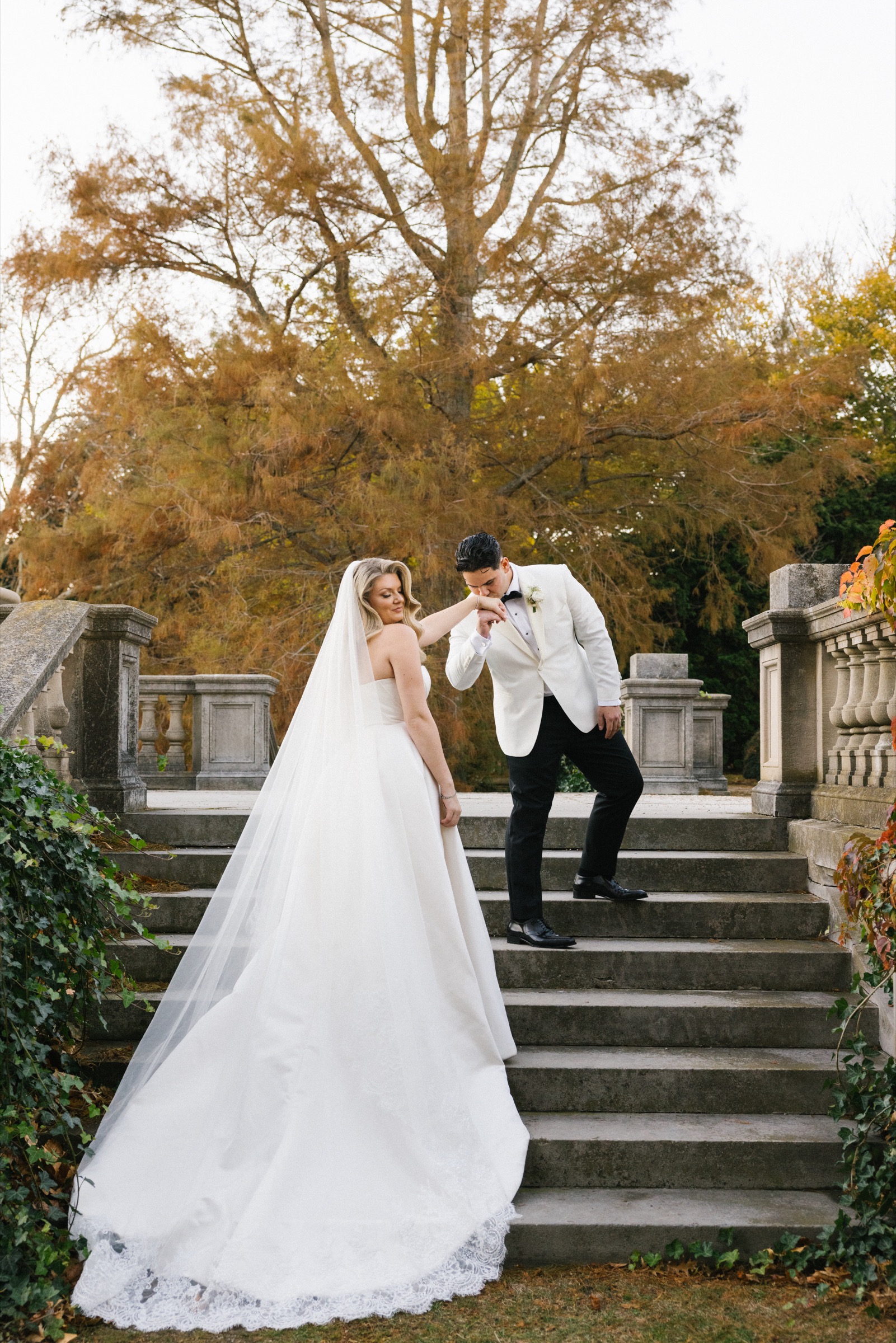 Couple at Rosecliff Newport